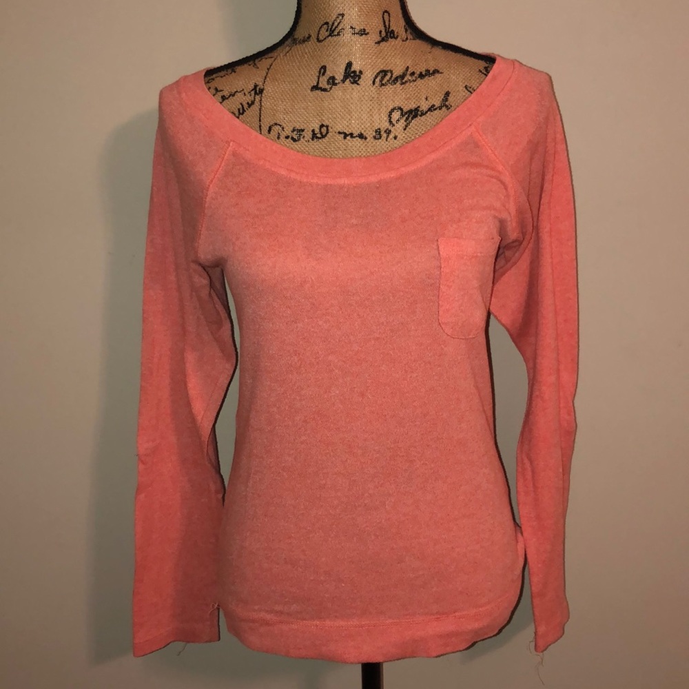 Peach 🍑 sweater